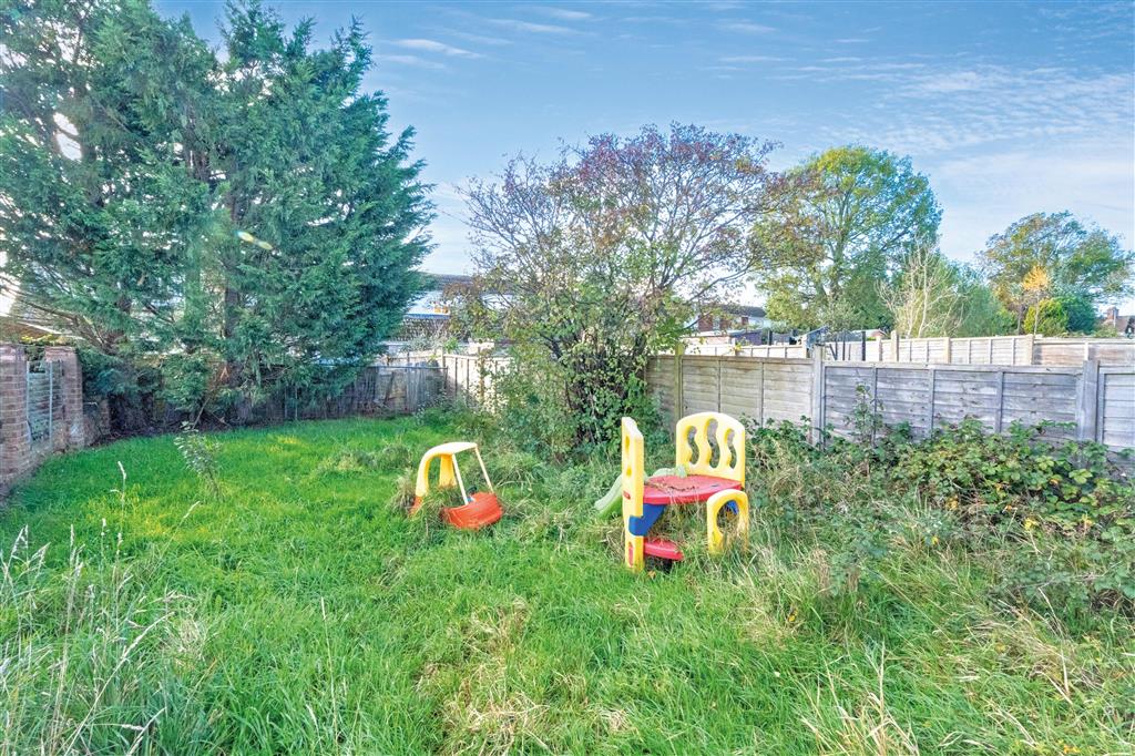 51, Woodland Avenue, BURGESS HILL, West Sussex, RH15 0PD