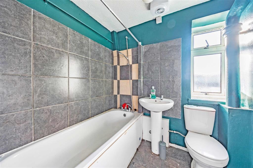 51, Woodland Avenue, BURGESS HILL, West Sussex, RH15 0PD