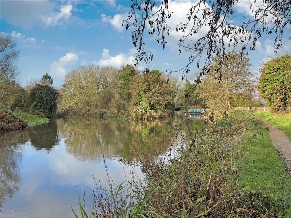 North Island, Burghfield Mill, Mill Road, READING, Berkshire, RG30 3SU