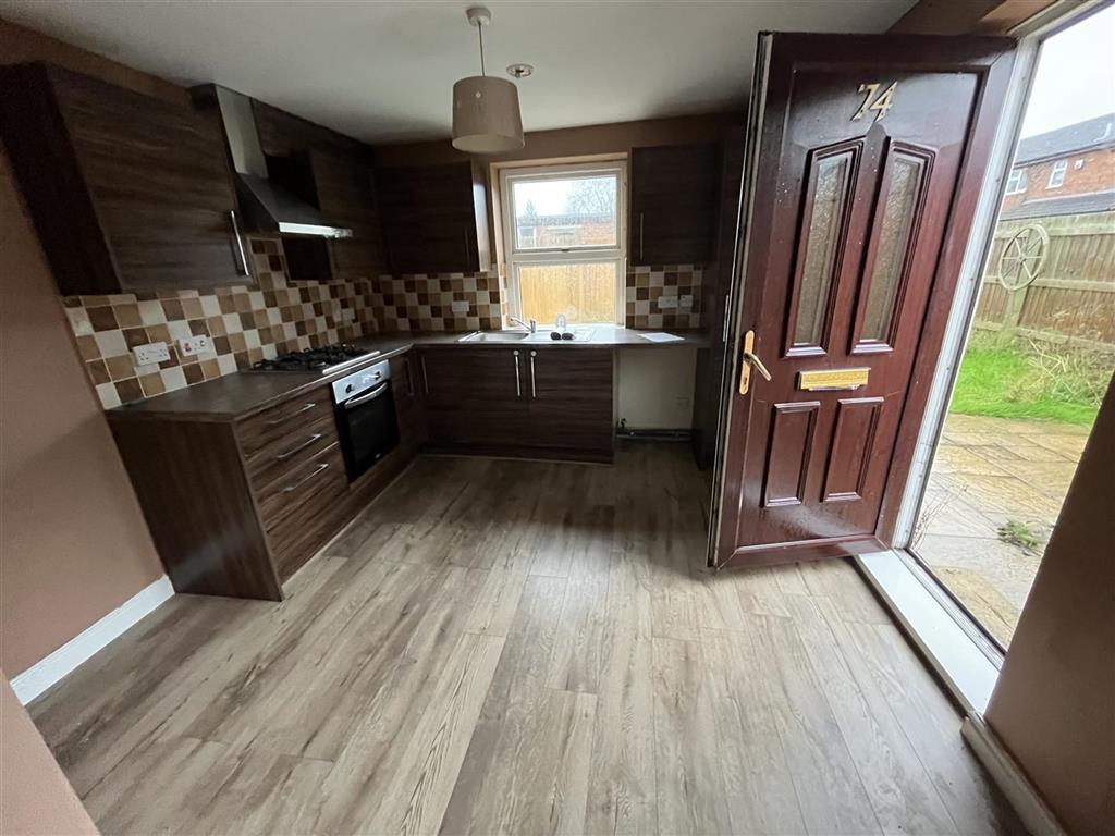 74, Clay Lake, SPALDING, Lincolnshire, PE11 2QQ
