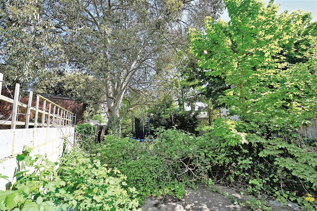 105a, Plumstead Common Road, WOOLWICH, London, SE18 3AU