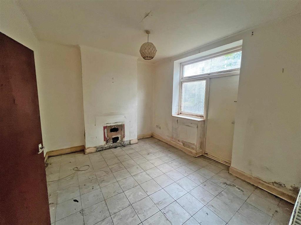 6 Porten Houses, Porten Road, WEST KENSINGTON, London, W14 0LG