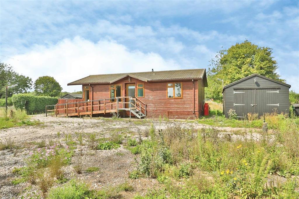 Dunroamin, Mattishall Road, NORWICH, Norfolk, NR9 4QN