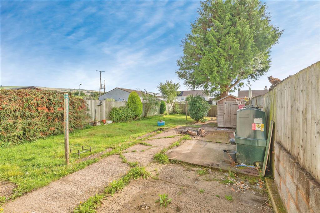 8, Banfields, TIVERTON, Devon, EX16 9BA