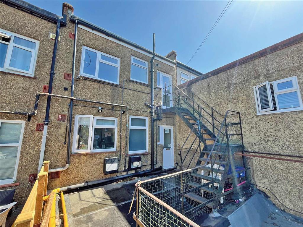 109a-central-road-worcester-park-surrey-kt4-8du