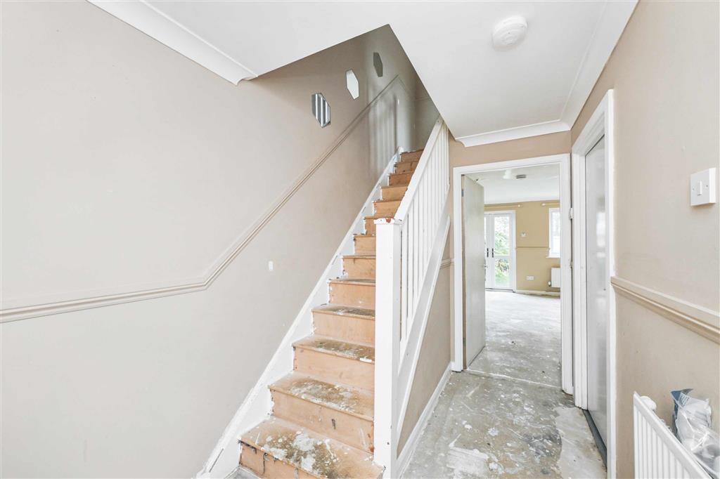 7, Campbell Close, HARLOW, Essex, CM17 9EW