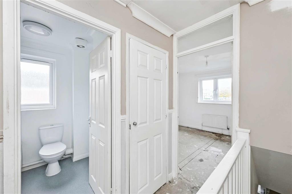 7, Campbell Close, HARLOW, Essex, CM17 9EW