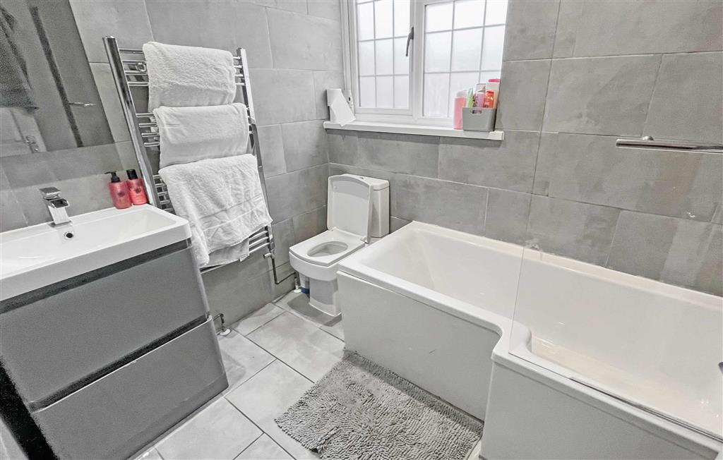 3, Old Hill, ORPINGTON, Kent, BR6 6BW