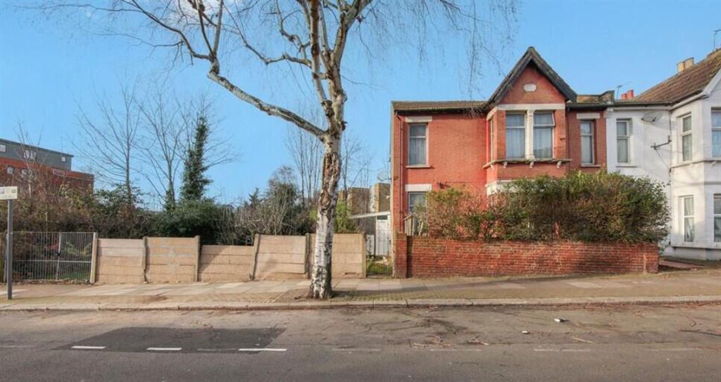 2, Cecil Road, London, NW10 8UJ