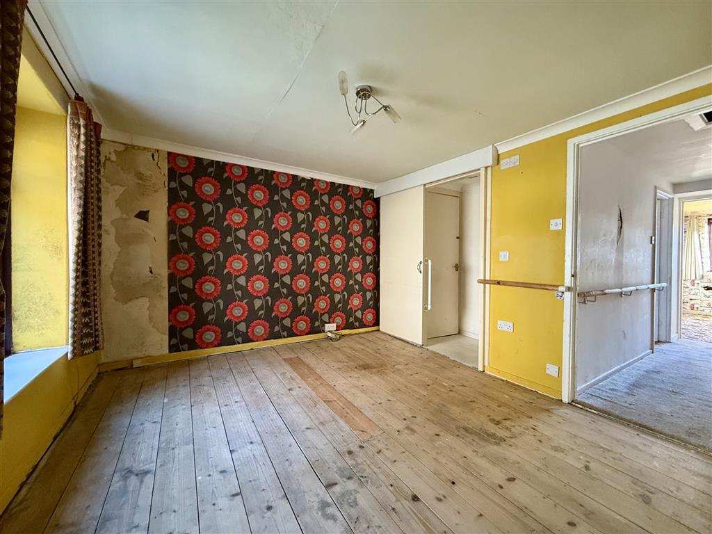 36, Shelone Road, NEATH, West Glamorgan, SA11 2PS