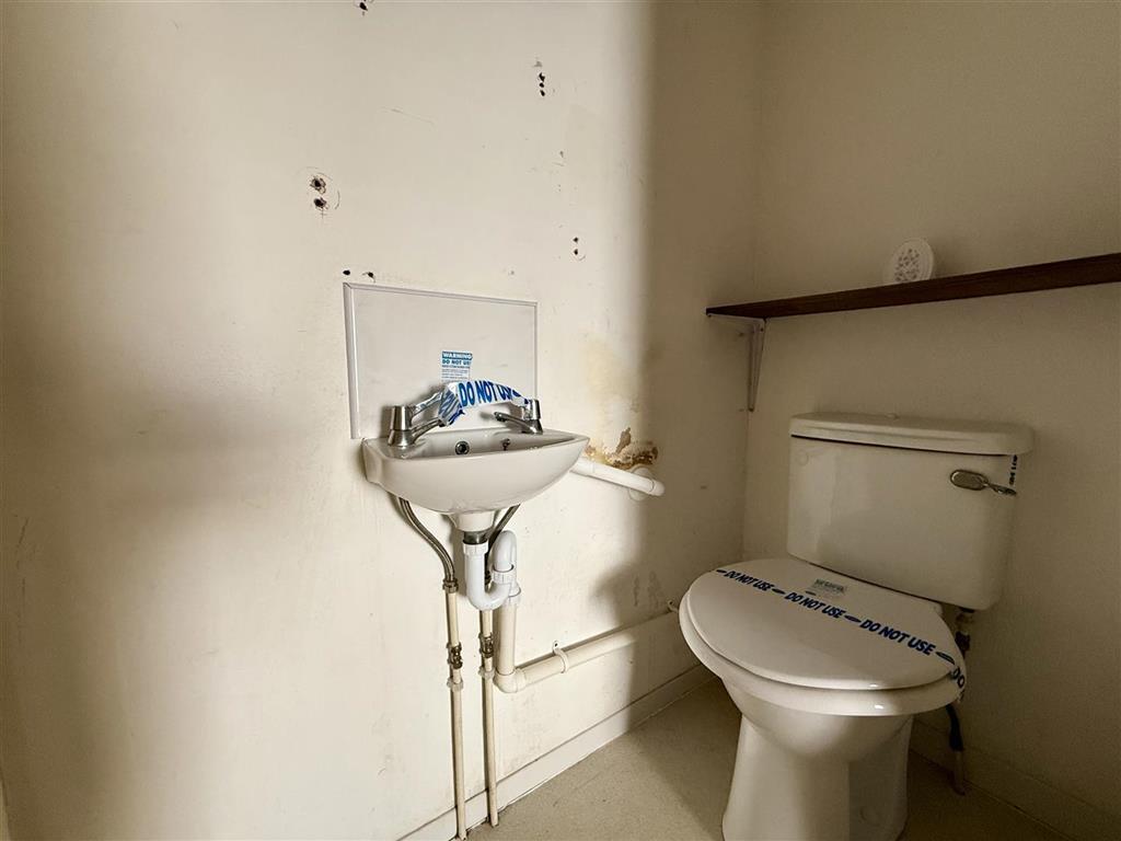 36, Shelone Road, NEATH, West Glamorgan, SA11 2PS