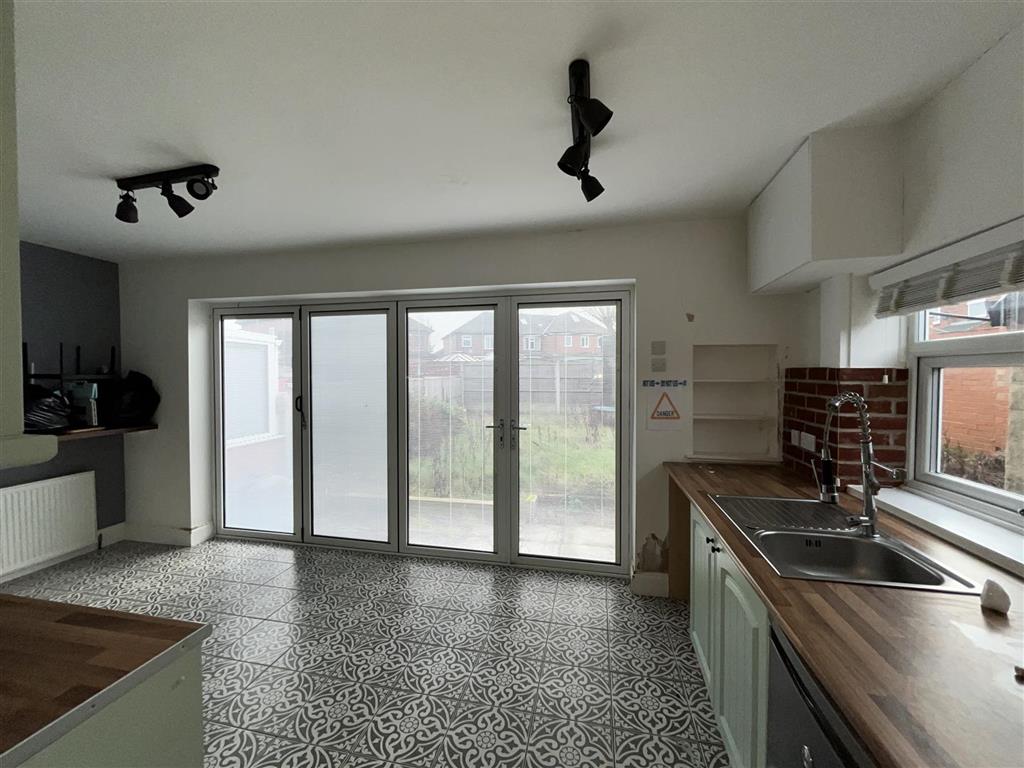 11, Back Mount Pleasant, LEEDS, West Yorkshire, LS10 3TD