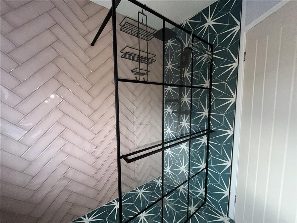 11, Back Mount Pleasant, LEEDS, West Yorkshire, LS10 3TD