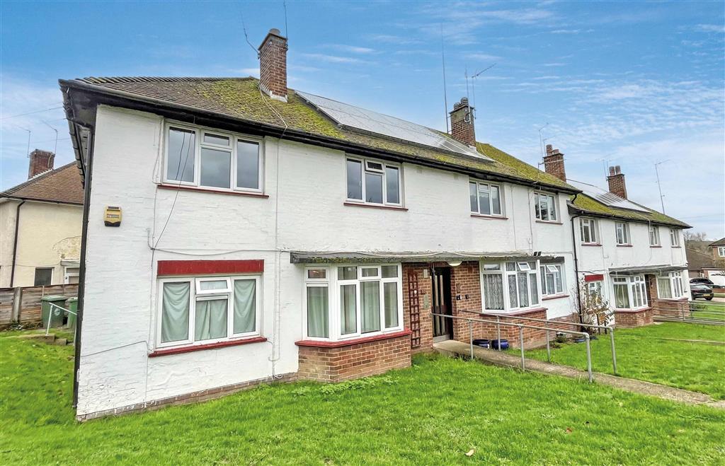 37, Pembury Crescent, SIDCUP, Kent, DA14 4QA