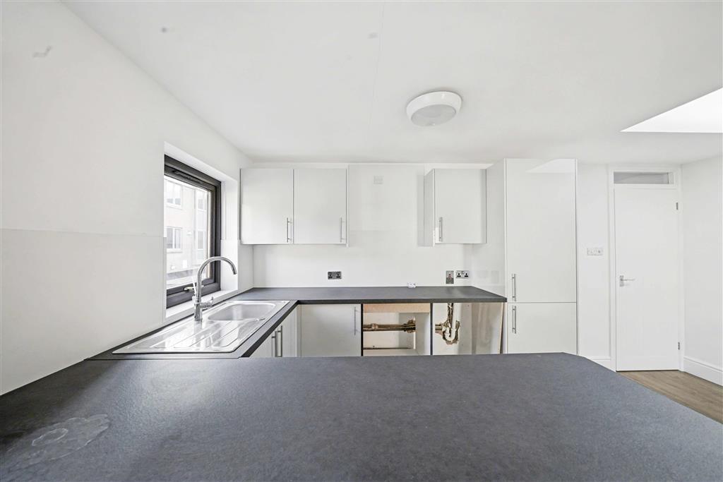 Flat 1, Regent Court, King Street, MAIDENHEAD, Berkshire, SL6 1ED