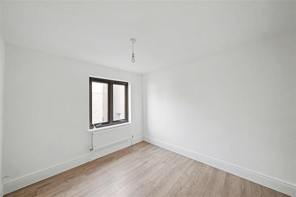 Flat 1, Regent Court, King Street, MAIDENHEAD, Berkshire, SL6 1ED