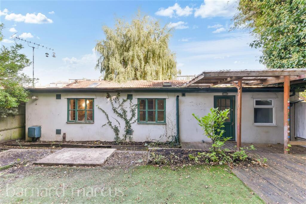 11a, Malthouse Passage, BARNES, London, SW13 0AQ