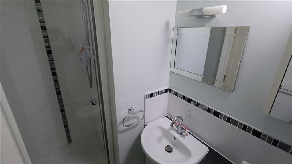 40, Perry Avenue, EAST ACTON, London, W3 6YQ