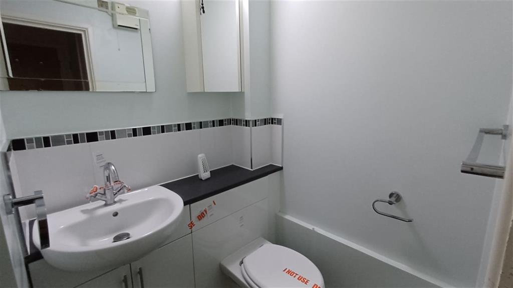 40, Perry Avenue, EAST ACTON, London, W3 6YQ