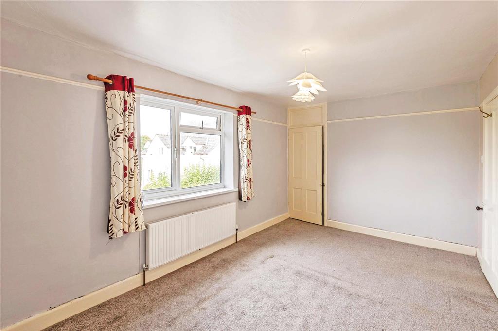 8, Banfields, TIVERTON, Devon, EX16 9BA