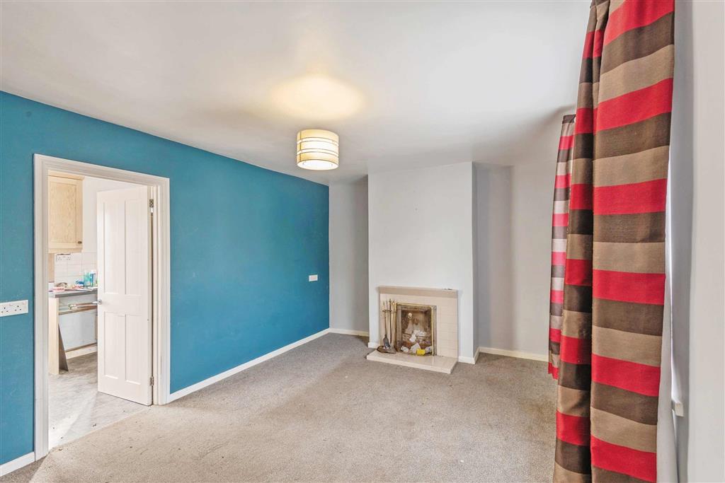 8, Banfields, TIVERTON, Devon, EX16 9BA