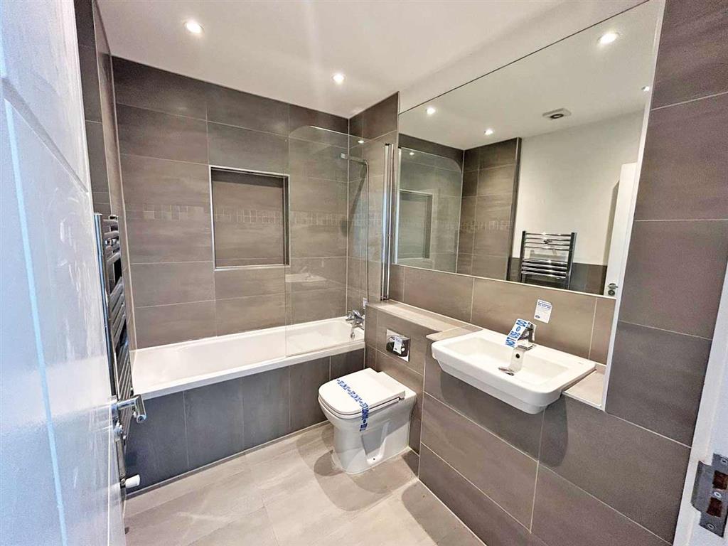 Flat 10, Miller Heights, 43-51 Lower Stone Street, MAIDSTONE, Kent, ME15 6LN