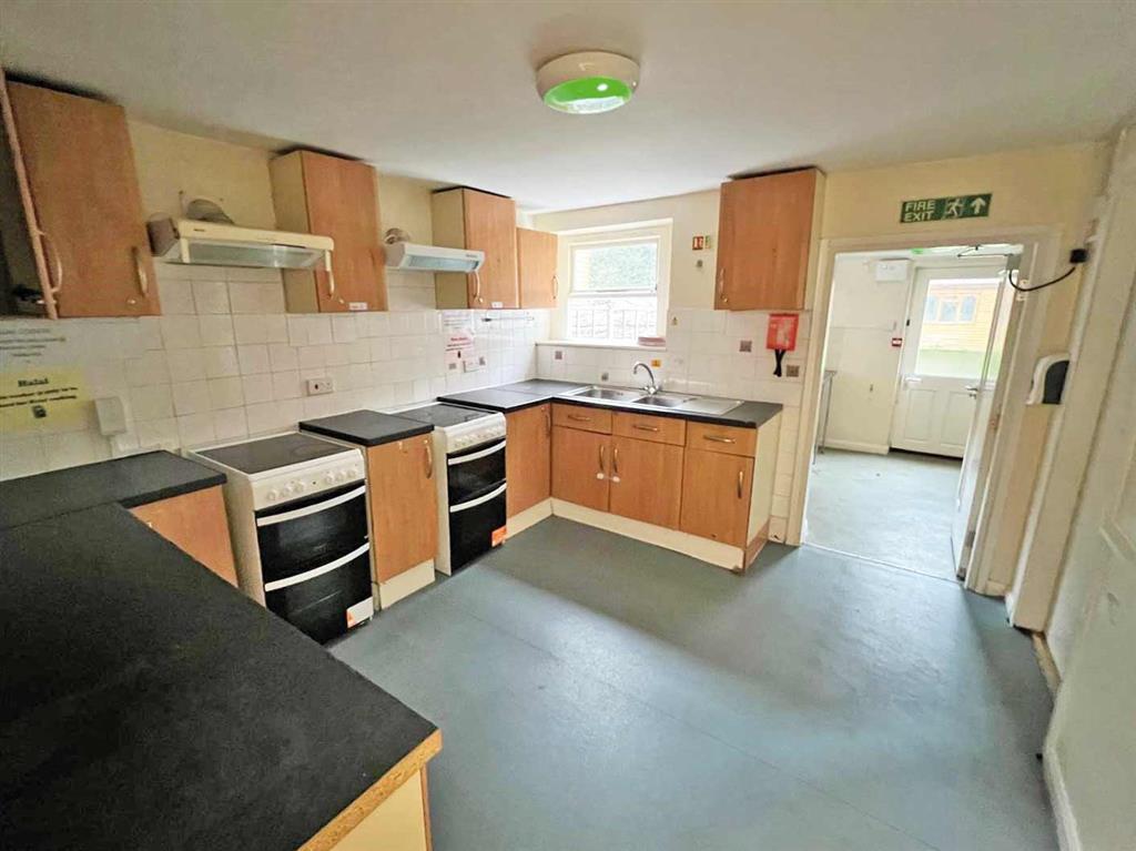 19, Victoria Avenue, SURBITON, Surrey, KT6 5DL