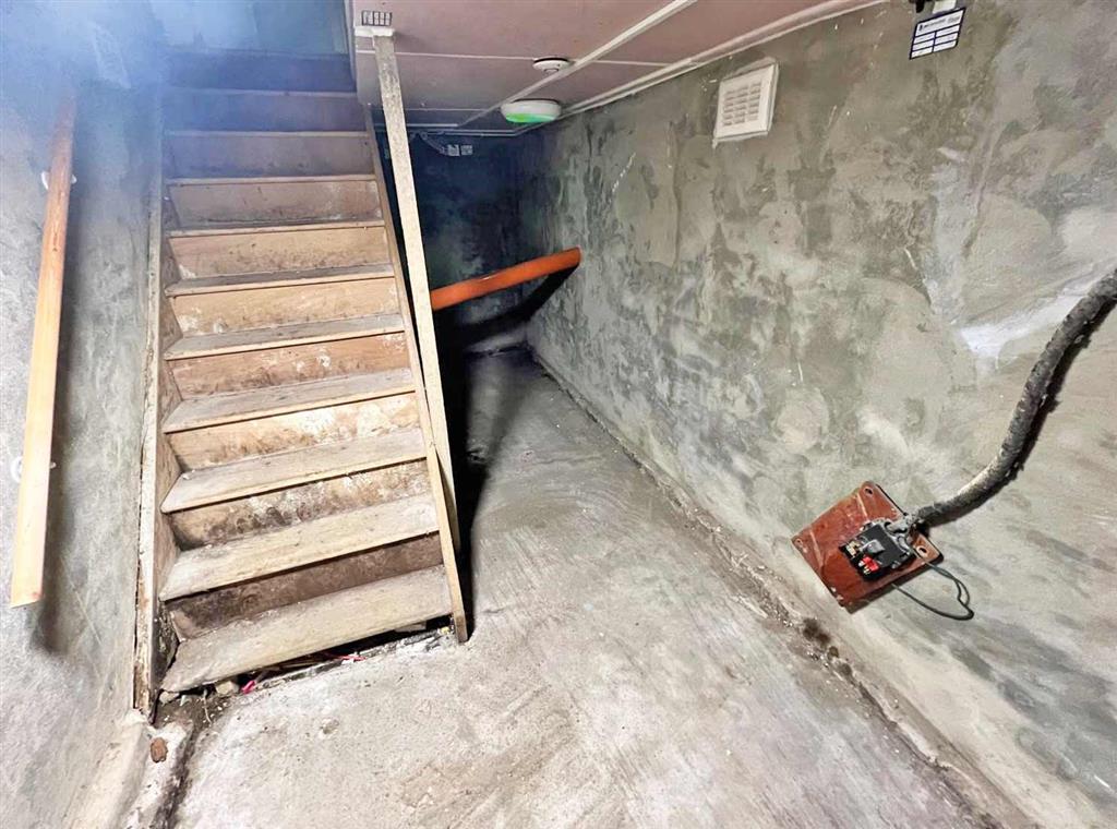 19, Victoria Avenue, SURBITON, Surrey, KT6 5DL