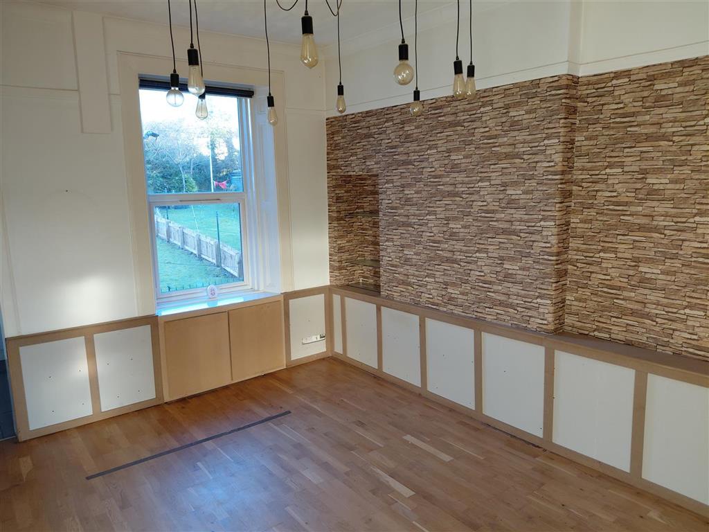 7 Bryson Place, Mid Street, BATHGATE, West Lothian, EH48 1PT