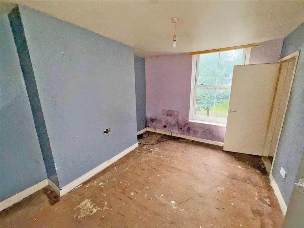 Flat 1-4, 6 Cunliffe Terrace, BRADFORD, West Yorkshire, BD8 7AS