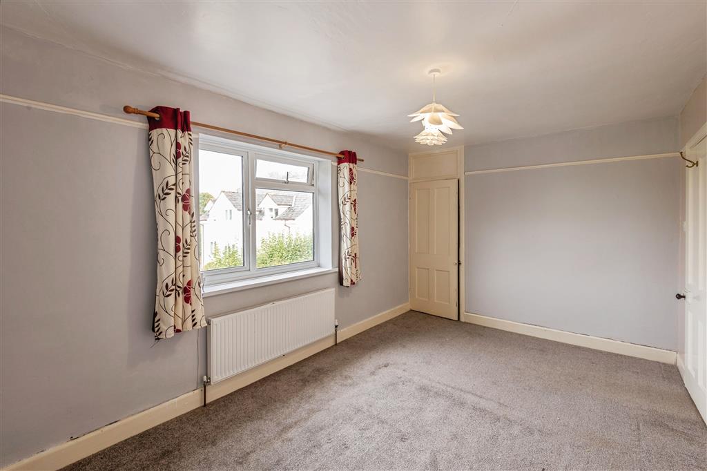 8, Banfields, TIVERTON, Devon, EX16 9BA