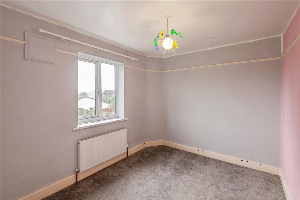 8, Banfields, TIVERTON, Devon, EX16 9BA