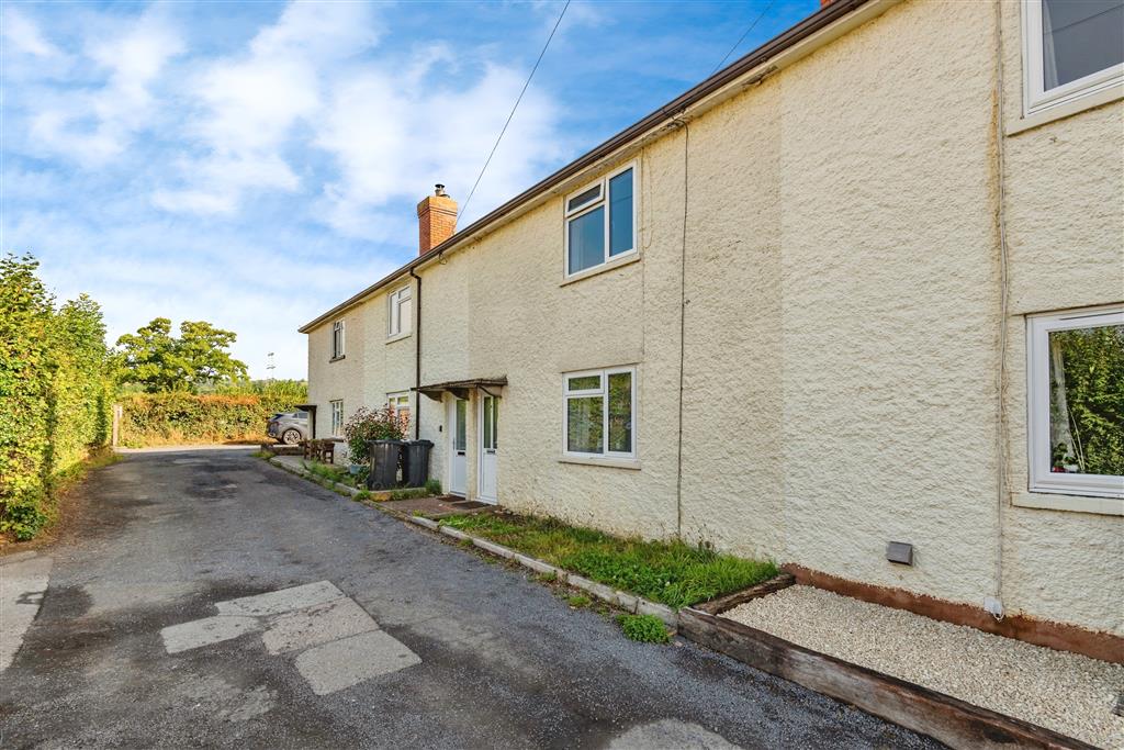 8, Banfields, TIVERTON, Devon, EX16 9BA