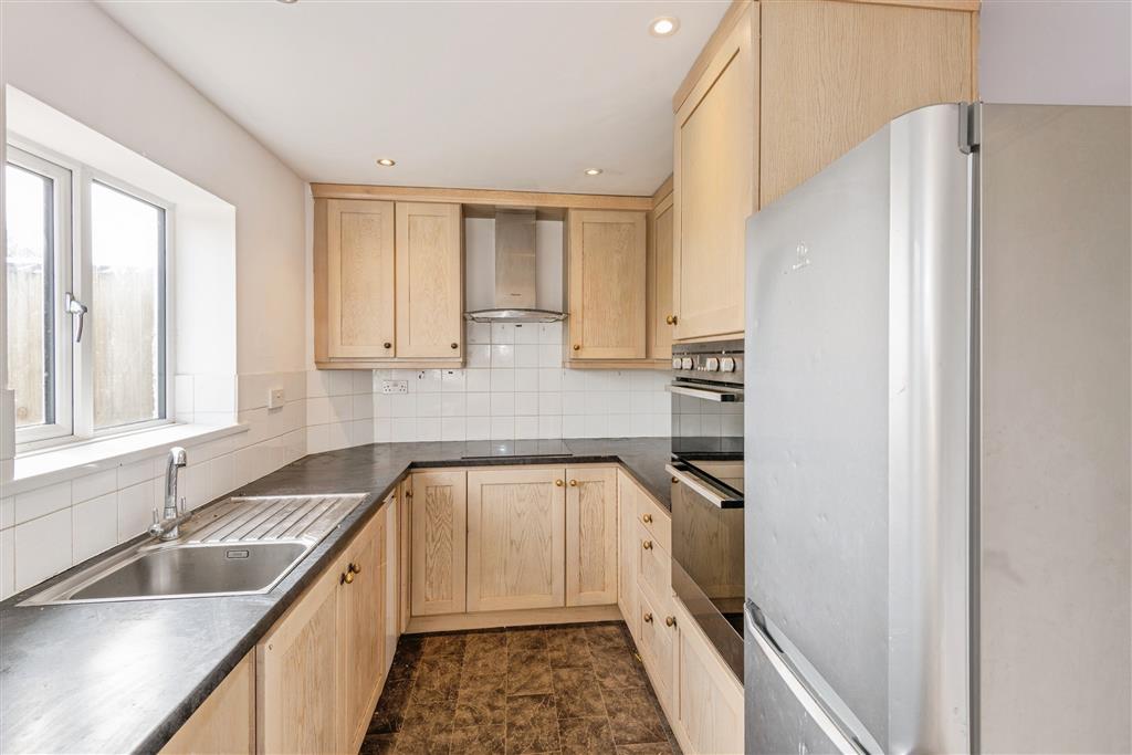 8, Banfields, TIVERTON, Devon, EX16 9BA