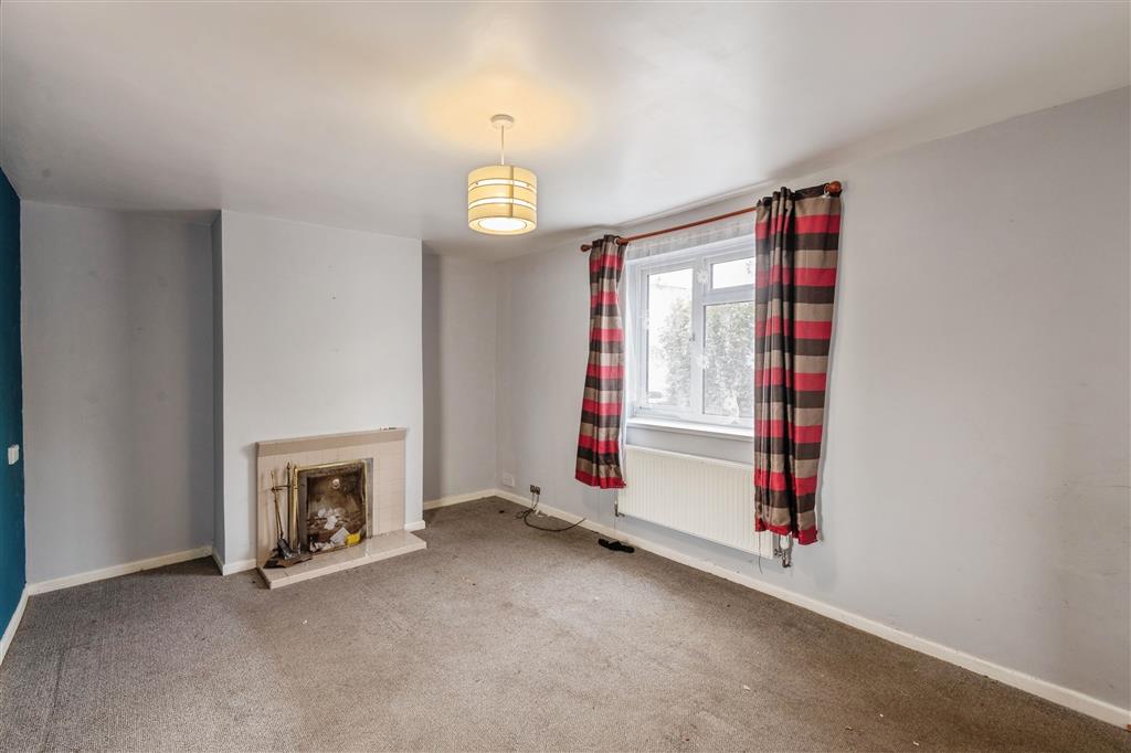 8, Banfields, TIVERTON, Devon, EX16 9BA