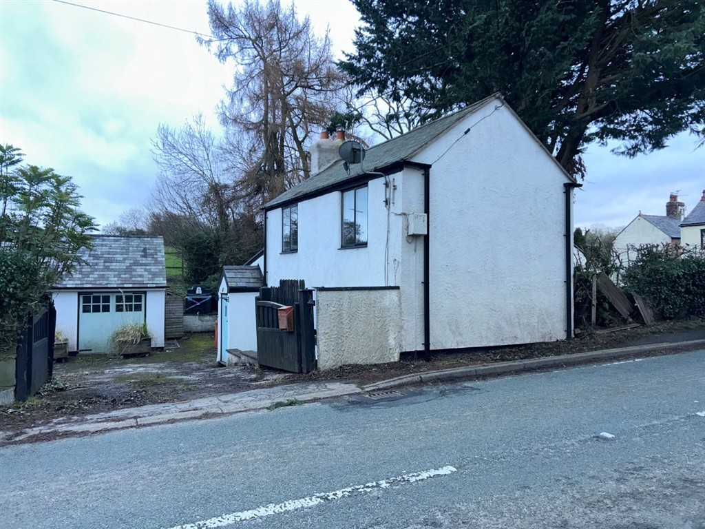 Burnside, Ffordd Corwen, MOLD, Clwyd, CH7 4LE