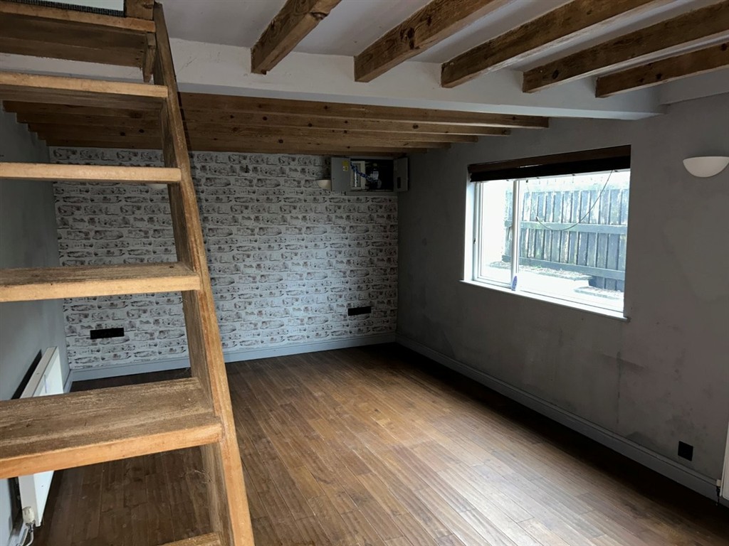 Burnside, Ffordd Corwen, MOLD, Clwyd, CH7 4LE