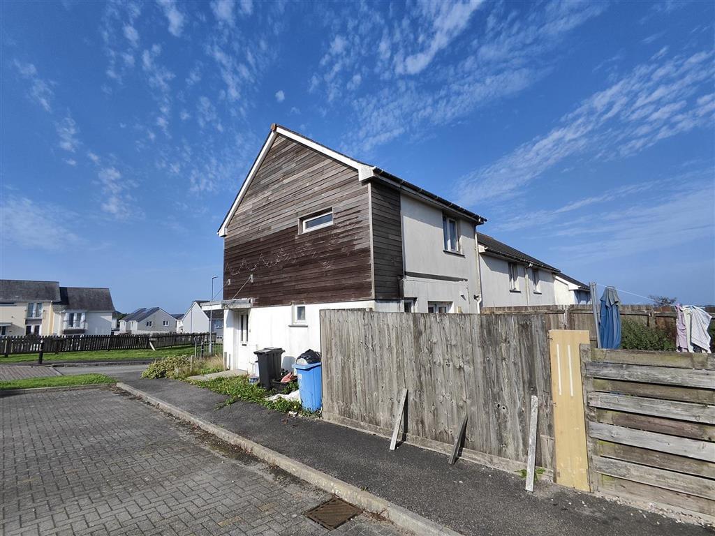 4, Hendra Heights, ST. AUSTELL, Cornwall, PL26 8FZ