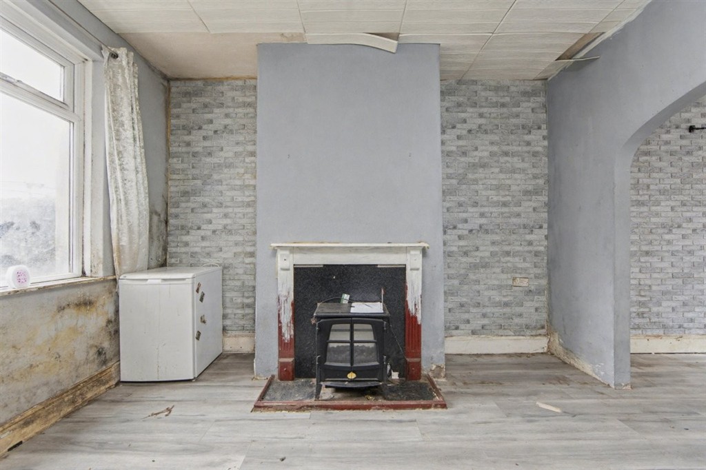 50, Cook Street, BARROW-IN-FURNESS, Cumbria, LA14 5TE