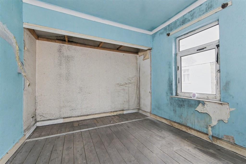 50, Cook Street, BARROW-IN-FURNESS, Cumbria, LA14 5TE