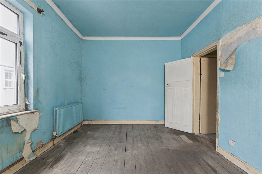 50, Cook Street, BARROW-IN-FURNESS, Cumbria, LA14 5TE