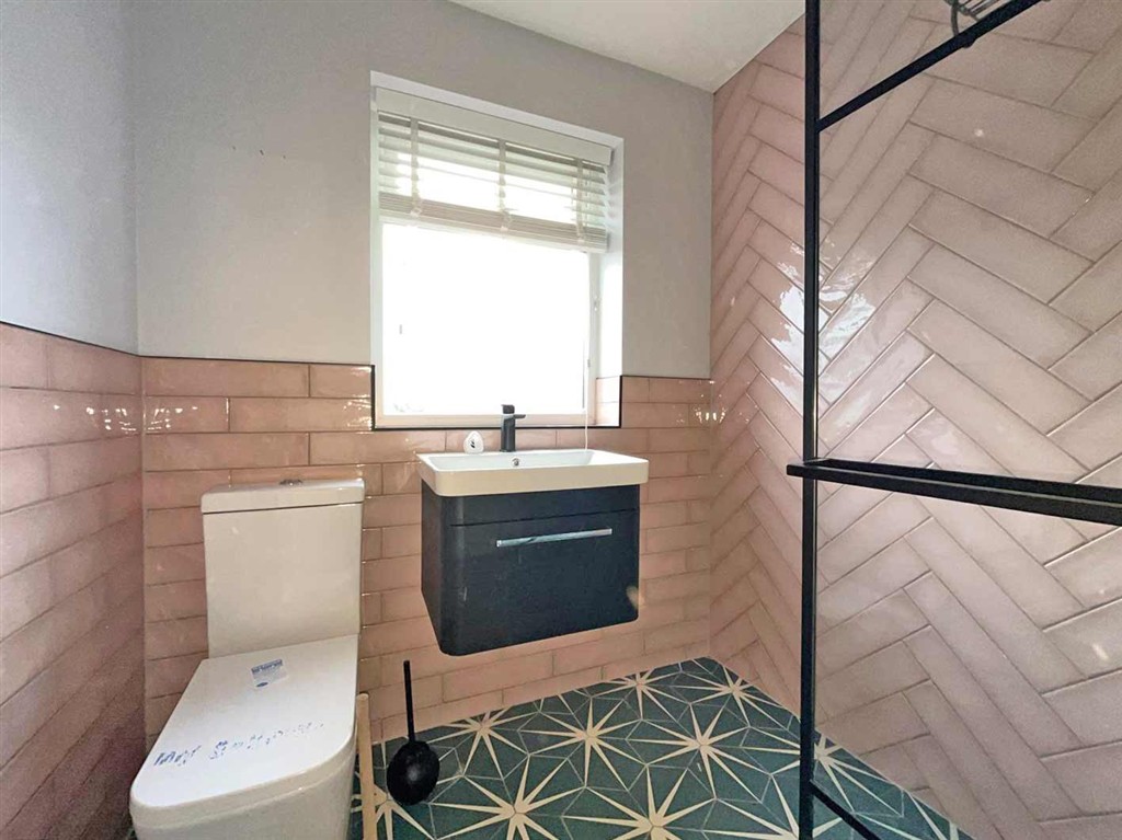 11, Back Mount Pleasant, LEEDS, West Yorkshire, LS10 3TD