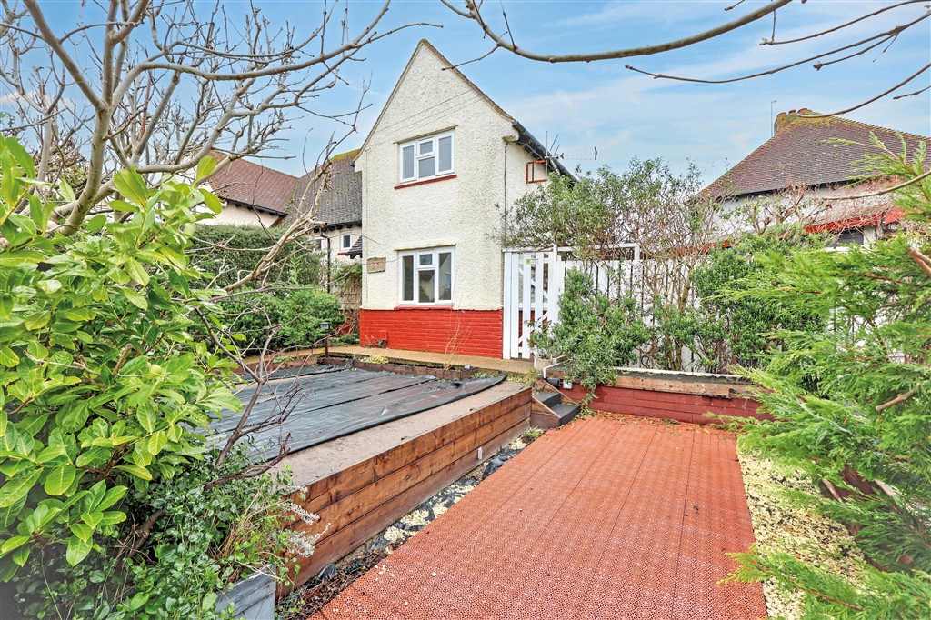 34, Addiscombe Gardens, MARGATE, Kent, CT9 2RU