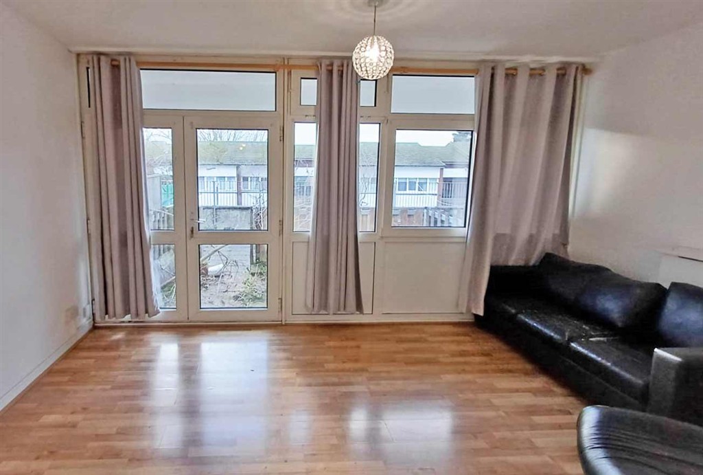 10, Timsbury Walk, ROEHAMPTON, London, SW15 4LN