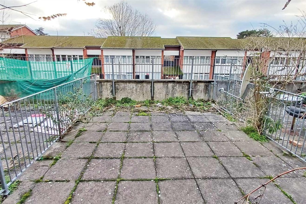 10, Timsbury Walk, ROEHAMPTON, London, SW15 4LN