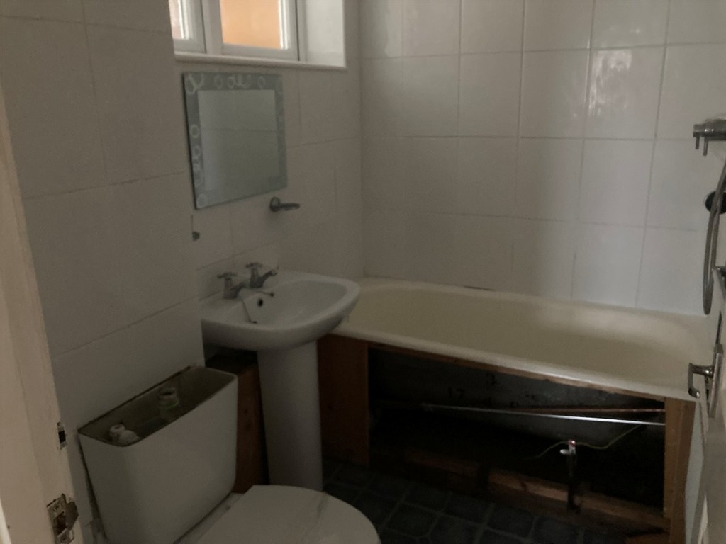 2, Middleton Close, SOUTHAMPTON, Hampshire, SO18 2FP