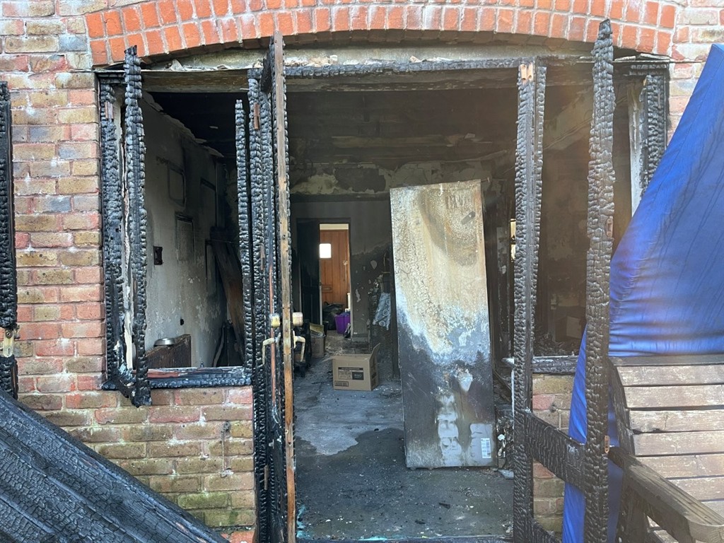 Meadowbrook, Yapton Lane, ARUNDEL, West Sussex, BN18 0AS