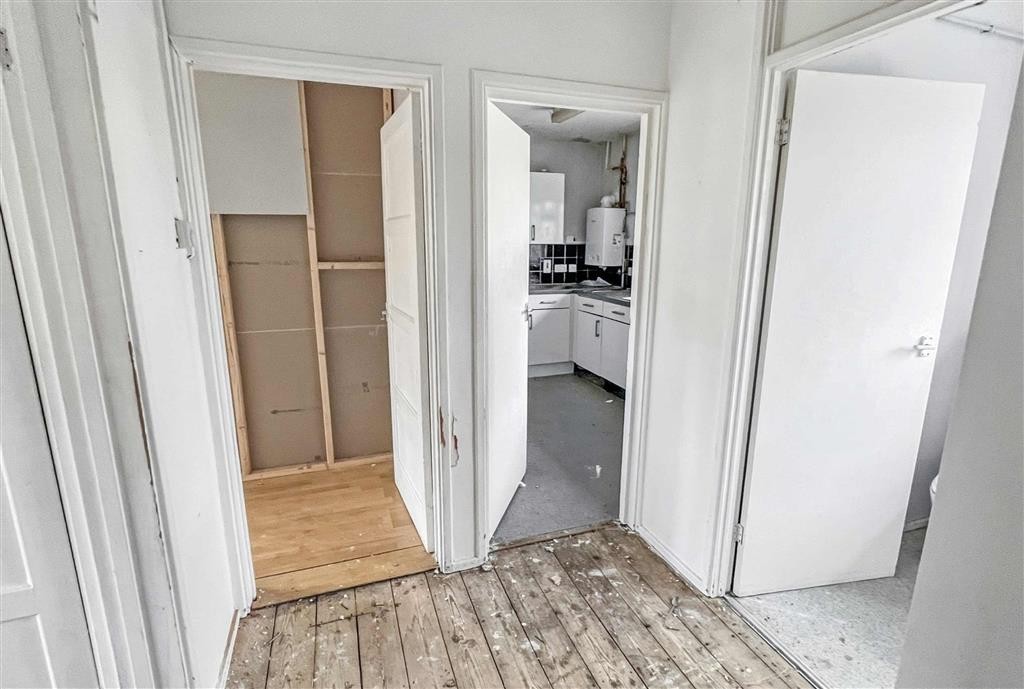 37, Pembury Crescent, SIDCUP, Kent, DA14 4QA