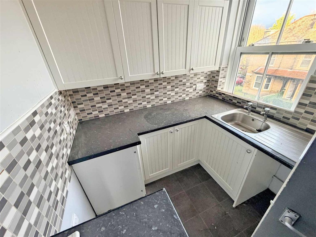 Flat 1-4, 6 Cunliffe Terrace, BRADFORD, West Yorkshire, BD8 7AS