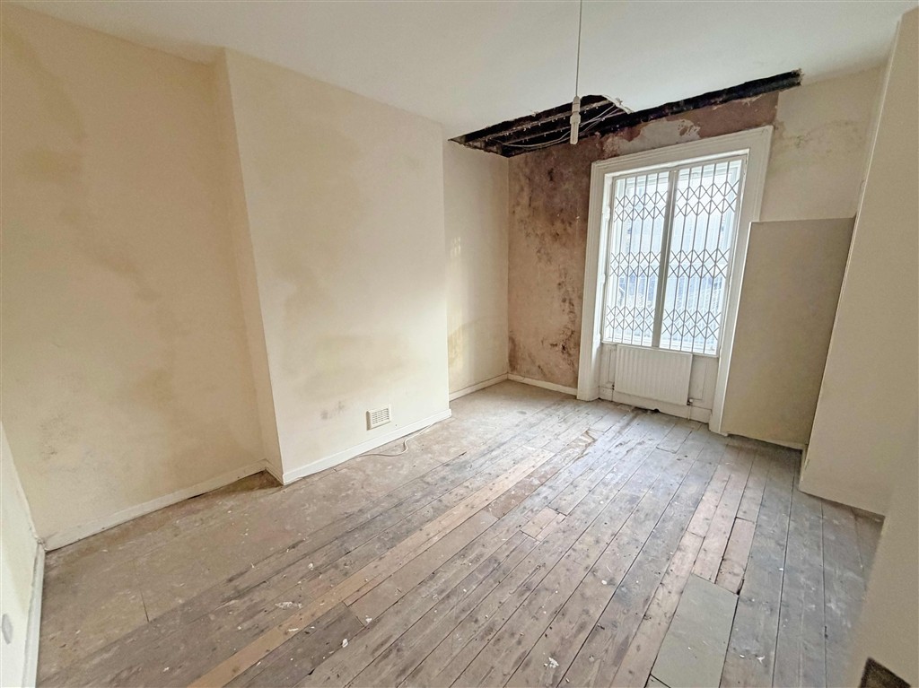 Flats 1 - 3, 109, Little Horton Lane, BRADFORD, West Yorkshire, BD5 0BU